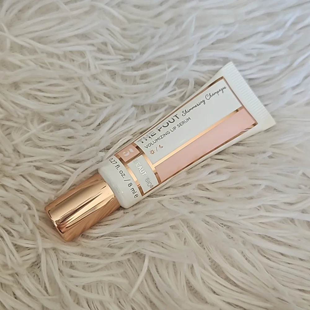 🆕️The Pout Volumizing Lip Serum Shimmering Champagne 🌹 ✨️ 😍